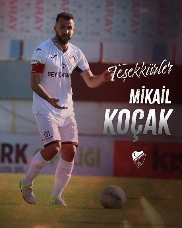 ELAZIĞSPOR 12 FUTBOLCUYA VEDA ETTİ