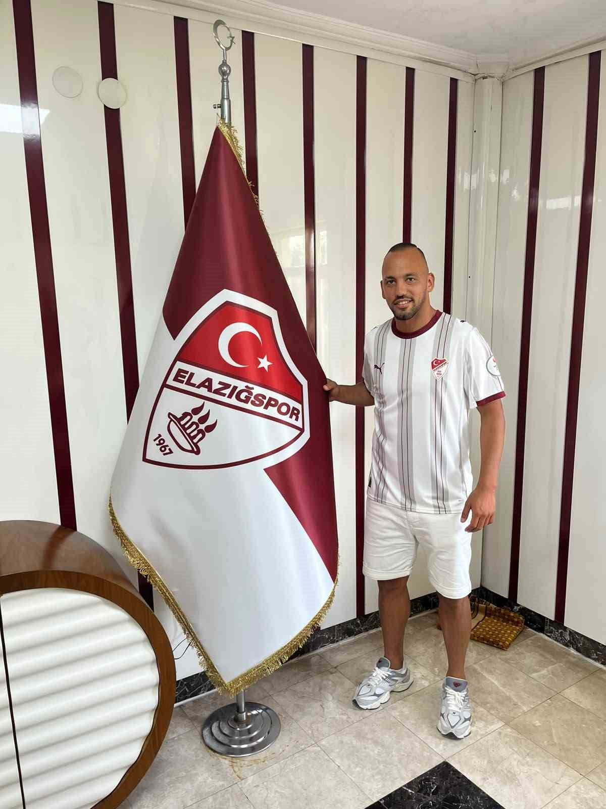 ELAZIĞSPOR MERT ÖRNEK'LE SÖZLEŞME İMZALADI