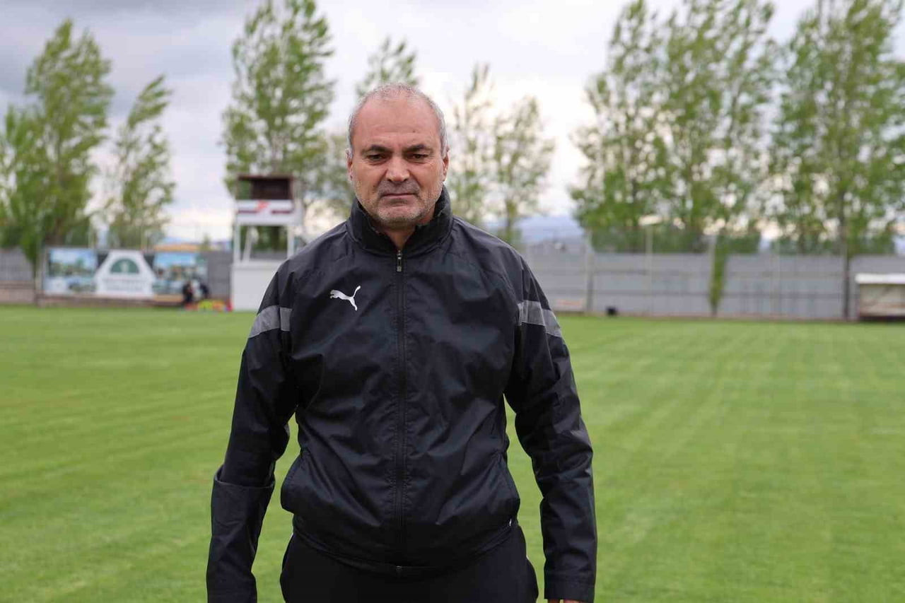 ELAZIĞSPOR TEKNİK DİREKTÖRÜ ERKAN SÖZERİ