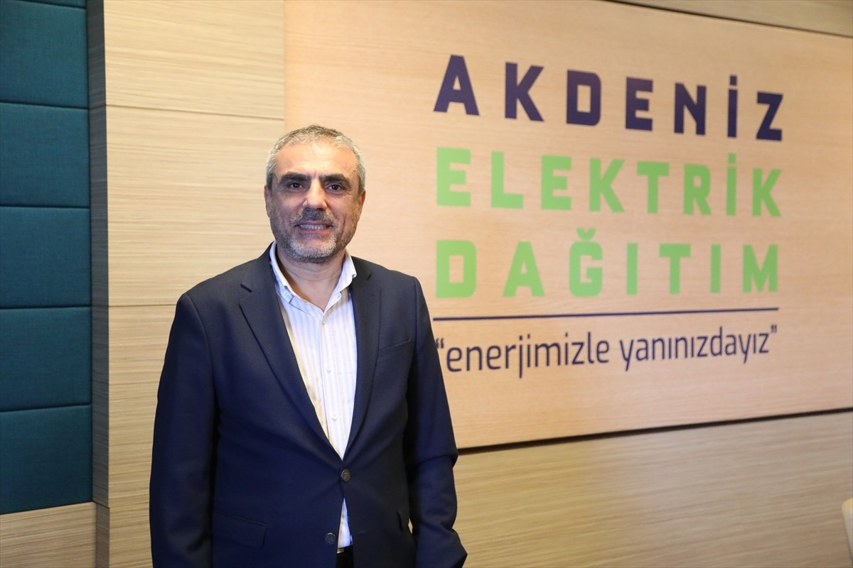 Elektrik Dağıtım Hizmetleri Derneği (ELDER) Genel Sekreteri Fakir Hüseyin Erdoğan, basın...
