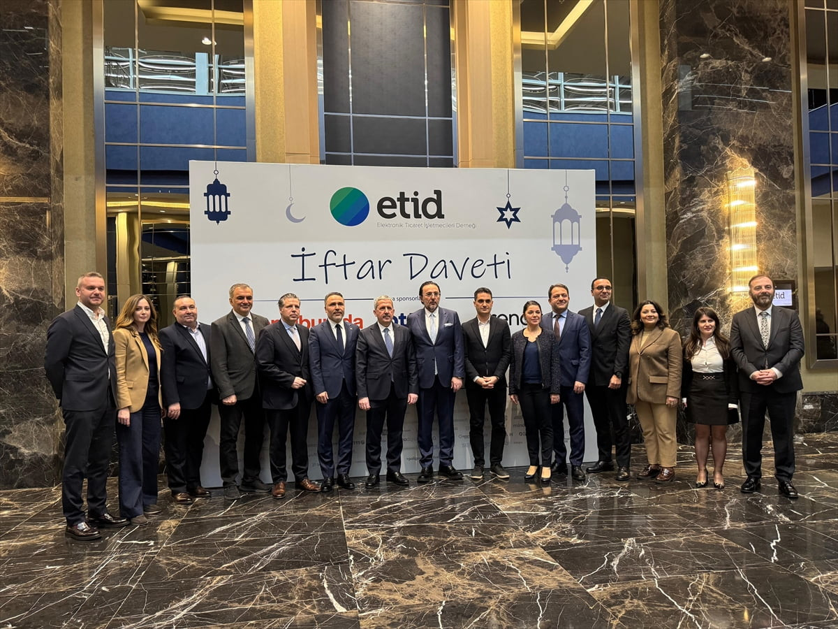 Elektronik Ticaret İşletmecileri Derneğinin (ETİD) düzenlediği iftar programına Ticaret Bakan...