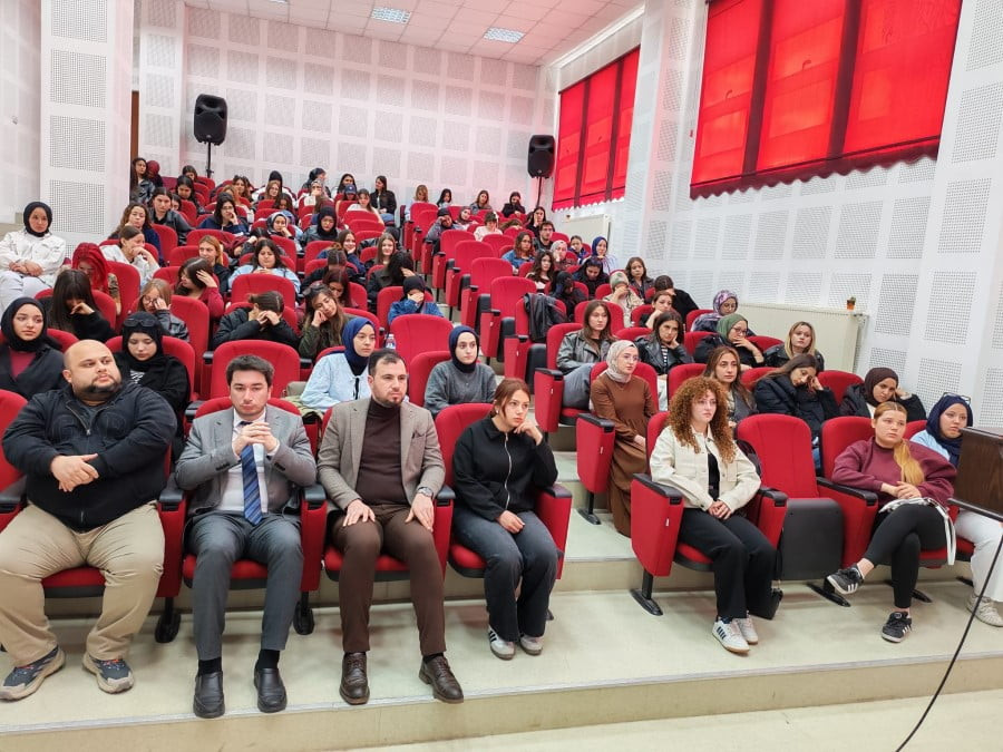 EMET MYO’DA ÇOCUK GELİŞİMİ KONFERANSI