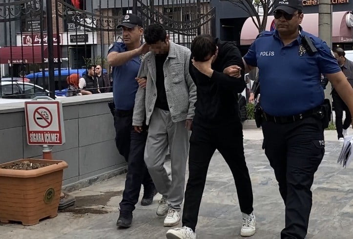 EMİR MUSA G. (SAĞDA) ÇIKARILDIĞI MAHKEMECE KASTEN ÖLDÜRMEYE TEŞEBBÜS SUÇUNDAN TUTUKLANARAK...