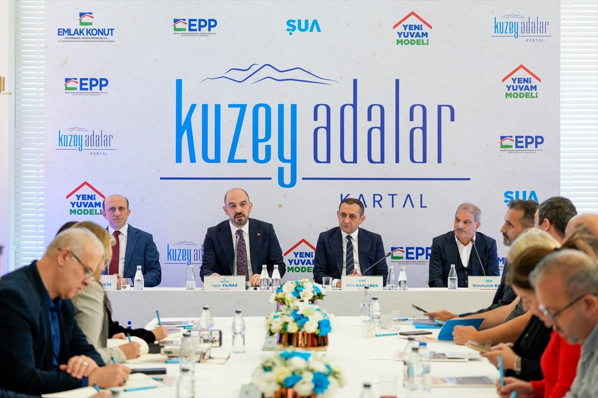 Emlak Konut GYO öncülüğünde hayata geçirilen "Kuzey Adalar Projesi'nin Kartal'daki satış ofisinde...