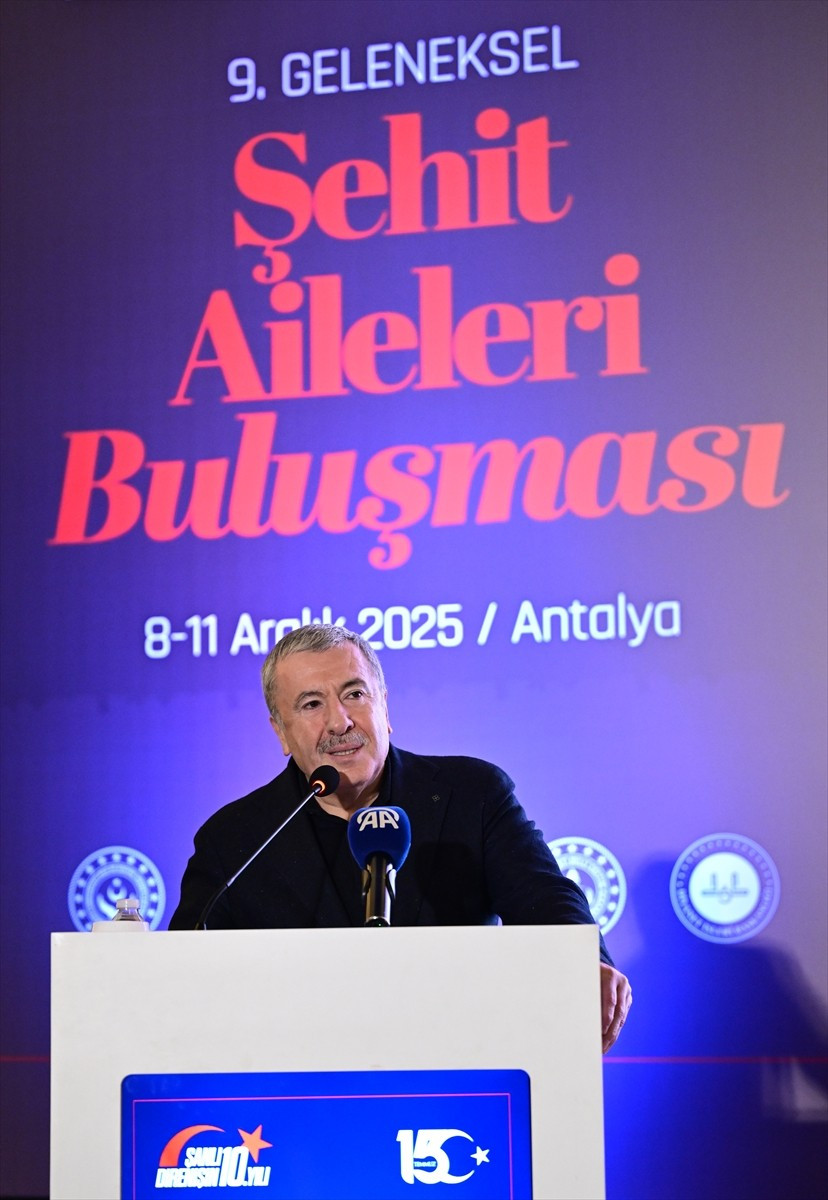 Emniyet Genel Müdür Yardımcısı Mustafa Çalışkan, Antalya'nın Kemer ilçesinde 15 Temmuz Derneğince...