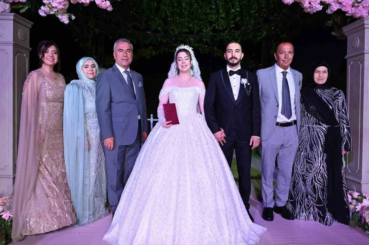 EMNİYET MÜDÜRÜNÜN MUTLU GÜNÜ