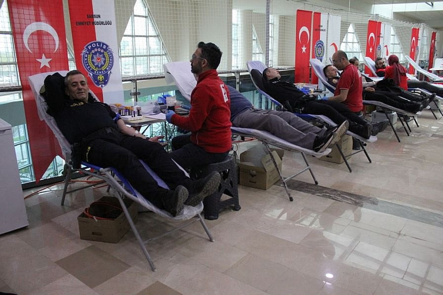 EMNİYET TEŞKİLATI’NIN 181’İNCİ YILI DOLAYISIYLA GERÇEKLEŞTİRİLEN KAN BAĞIŞI ETKİNLİĞİ, HEM...