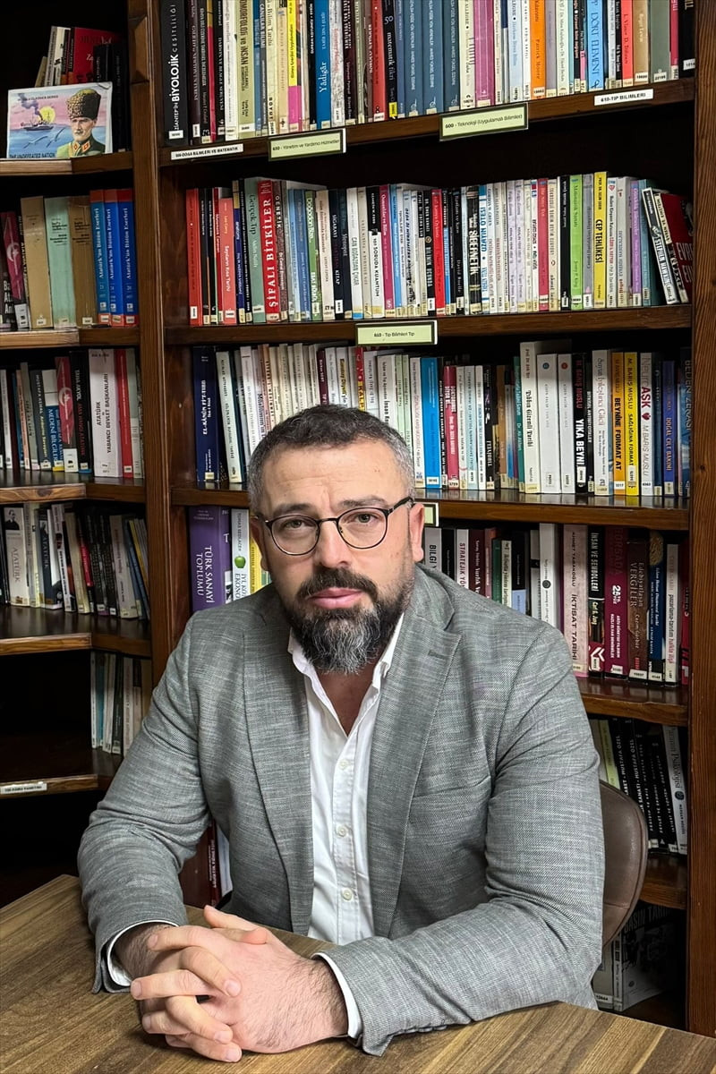 Enerji politikaları uzmanı Dr. Gökhan Kahraman, Afrika kıtasının yer altı doğal kaynaklarının...