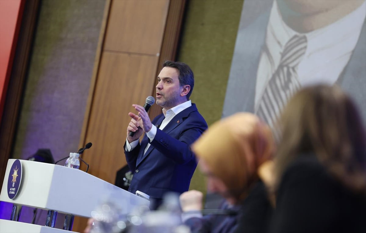 Enerji ve Tabii Kaynaklar Bakanı Alparslan Bayraktar, Ankara Kızılcahamam’da düzenlenen AK Parti...
