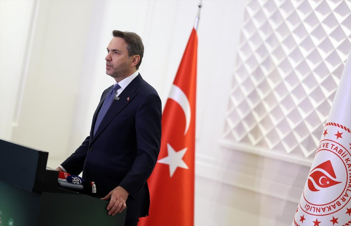 Enerji ve Tabii Kaynaklar Bakanı Alparslan Bayraktar, Bakanlığın düzenlediği YEKA RES-2025...