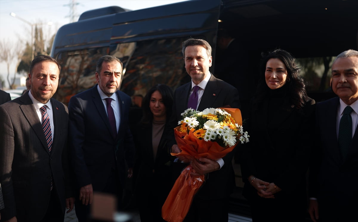 Enerji ve Tabii Kaynaklar Bakanı Alparslan Bayraktar, çeşitli programlara katılmak üzere geldiği...
