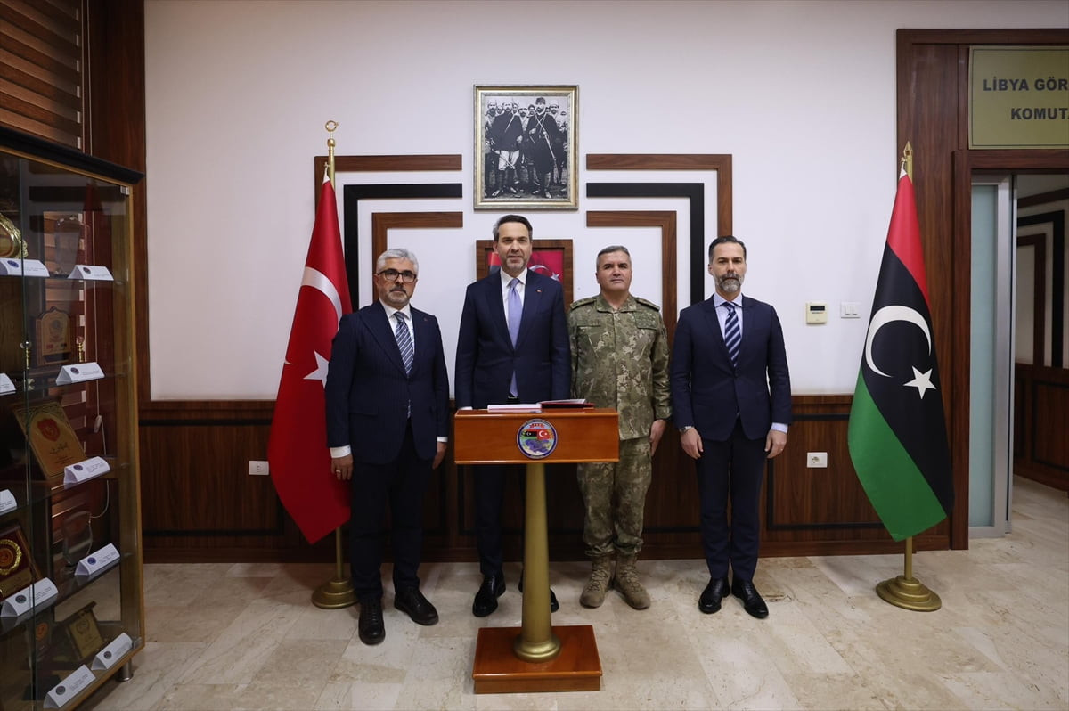 Enerji ve Tabii Kaynaklar Bakanı Alparslan Bayraktar, Libya temasları kapsamında, başkent...