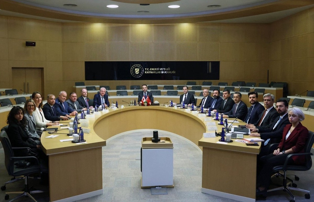 Enerji ve Tabii Kaynaklar Bakanı Alparslan Bayraktar,  Sinop ve Trakya'da kurulması planlanan...