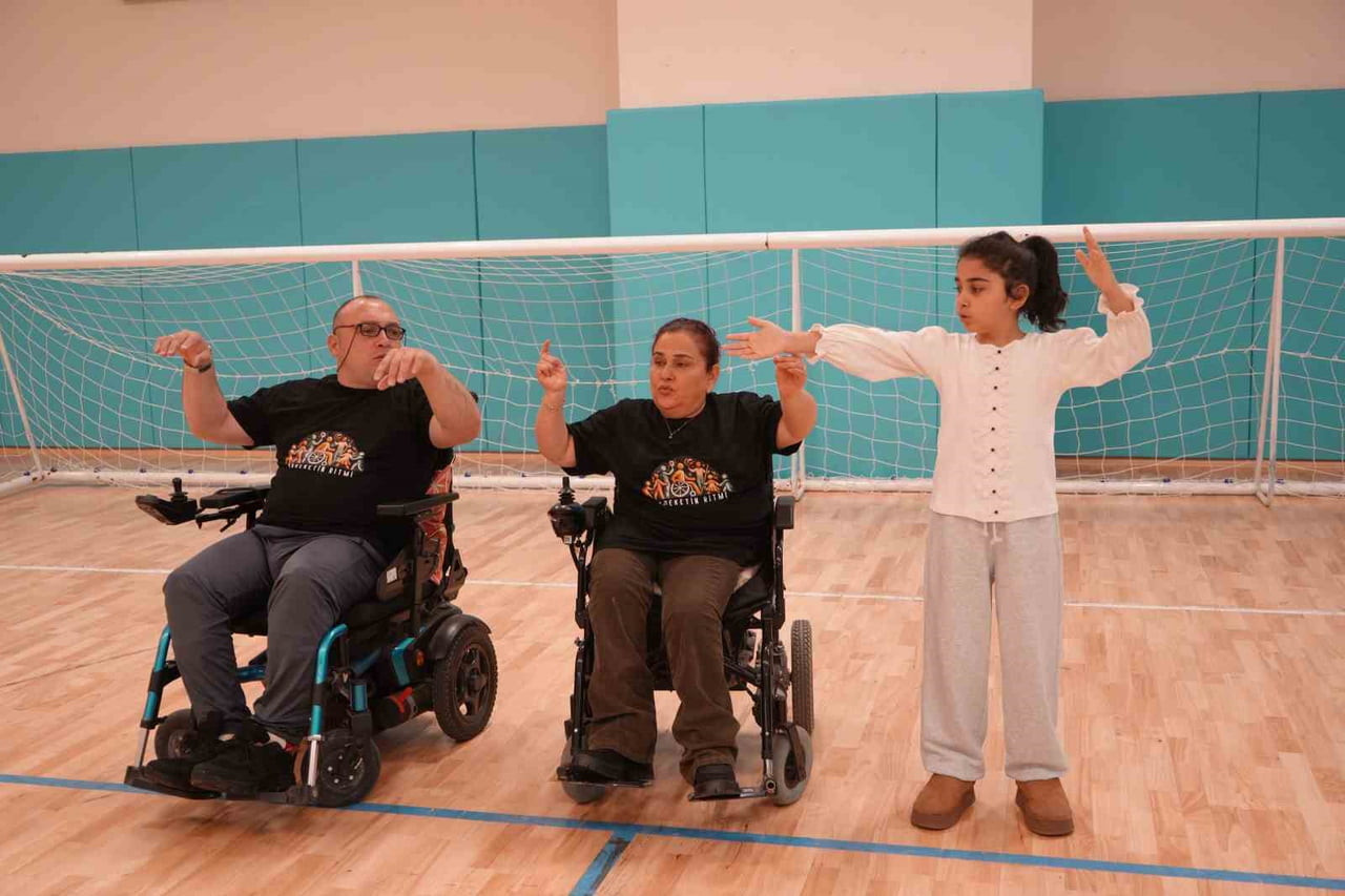 ENGELLİ OLDUKLARI İÇİN EVLENEMEYECEKLERİ SÖYLENEN AYLİN VE AHMET ARSLAN ÇİFTİ, TÜM ENGELLERE VE...