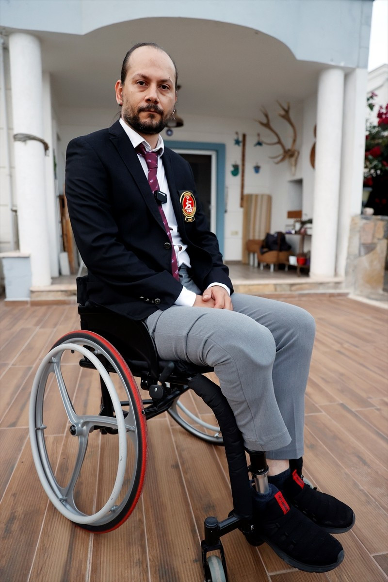 Engelli parakarate hakemi ve milli sporcu Deniz Korudağ, milli hakem hedefiyle yurt içi ve yurt...