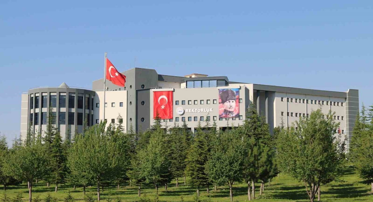 ERCİYES ÜNİVERSİTESİ (ERÜ) 2026 THE SÜRDÜRÜLEBİLİRLİK ETKİ SIRALAMASI'NDA ADINI EN BAŞARILI...