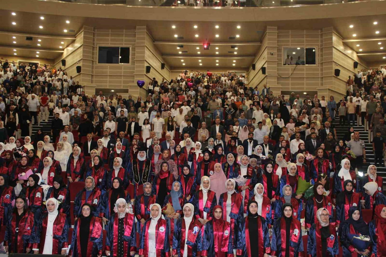 ERCİYES ÜNİVERSİTESİ (ERÜ) İLAHİYAT FAKÜLTESİ'NDE DÜZENLENEN MEZUNİYET TÖRENİNDE 242 ÖĞRENCİ MEZUN...