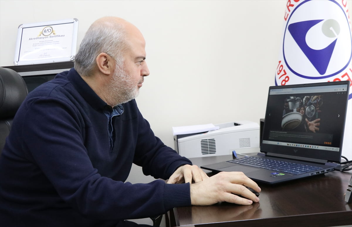 Erciyes Üniversitesi (ERÜ) İletişim Fakültesi Dekanı Prof. Dr. Mustafa Akdağ, Anadolu Ajansının...