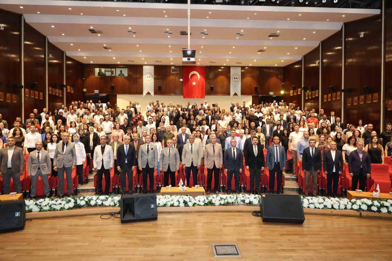 ERCİYES ÜNİVERSİTESİ (ERÜ) TARAFINDAN “2025 YILI ARAŞTIRMA PERFORMANS ÖDÜL TÖRENİ”...