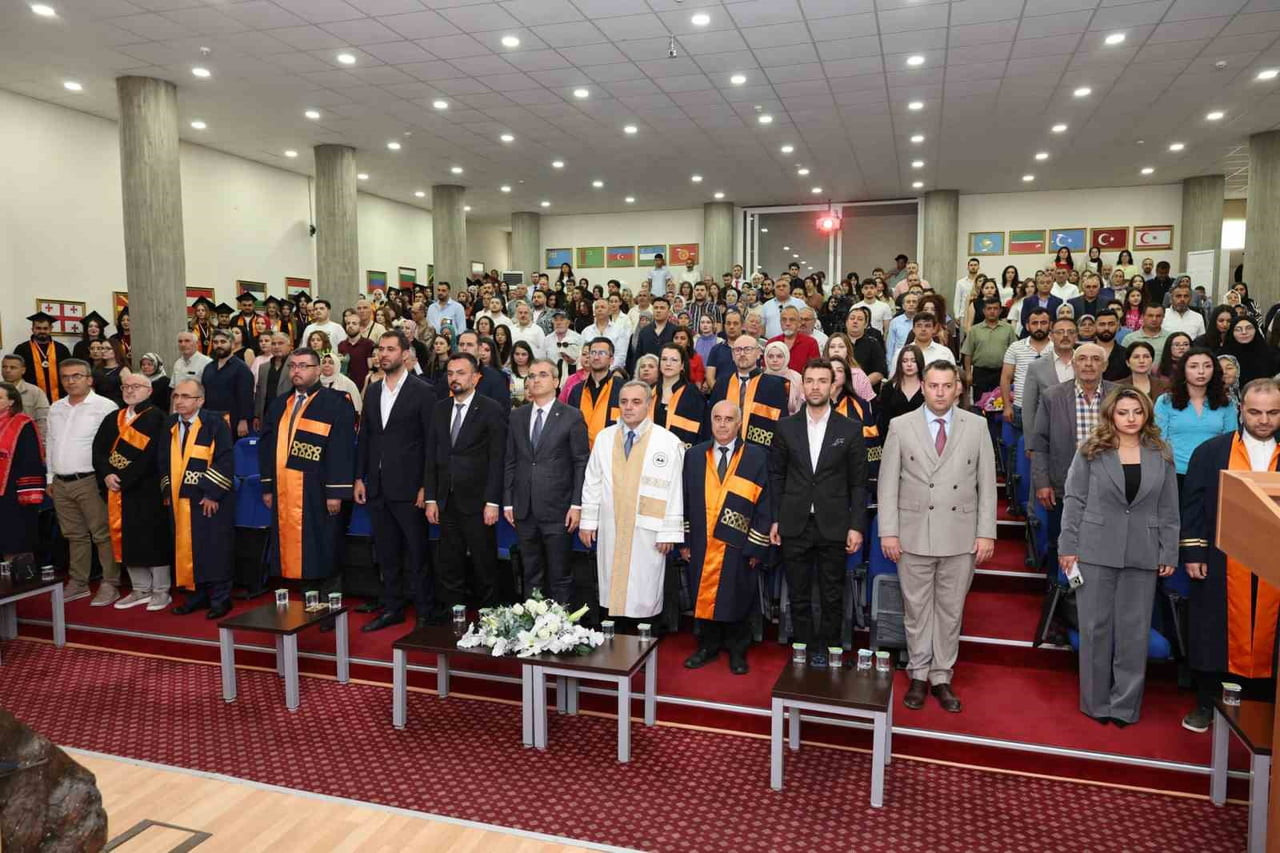 ERCİYES ÜNİVERSİTESİ (ERÜ) TURİZM FAKÜLTESİ 2025-2026 EĞİTİM-ÖĞRETİM YILI 17. DÖNEM MEZUNLARINI...