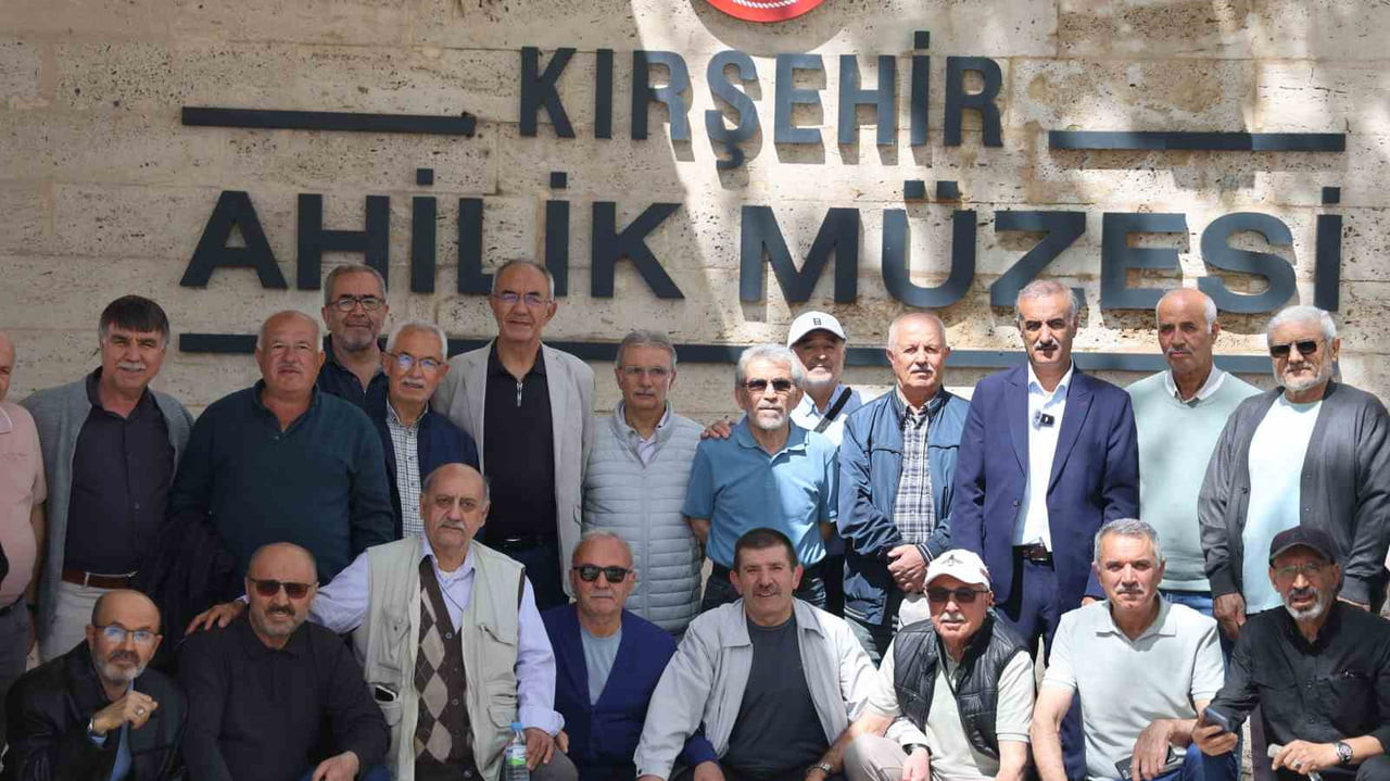 ERCİYES ÜNİVERSİTESİ İLAHİYAT FAKÜLTESİ 1985 YILI MEZUNLARI, TÜRKİYE GENELİNDEKİ 40'INCI...