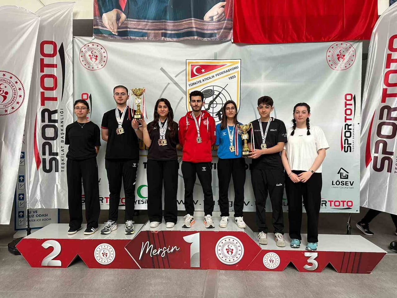 ERDEMLİ İLÇESİNDE DÜZENLENEN HAVALI SİLAHLAR BÜLENT TORPİL KUPASI’NDA ERZİNCANLI SPORCULAR ÖNEMLİ...