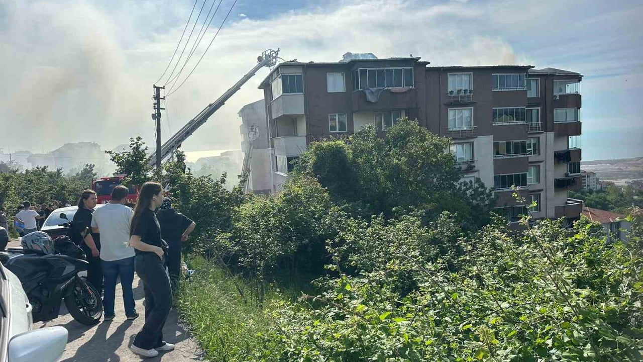 Ereğli'de Yangın Paniği: 7 Katlı Bina Alev Alev Yandı