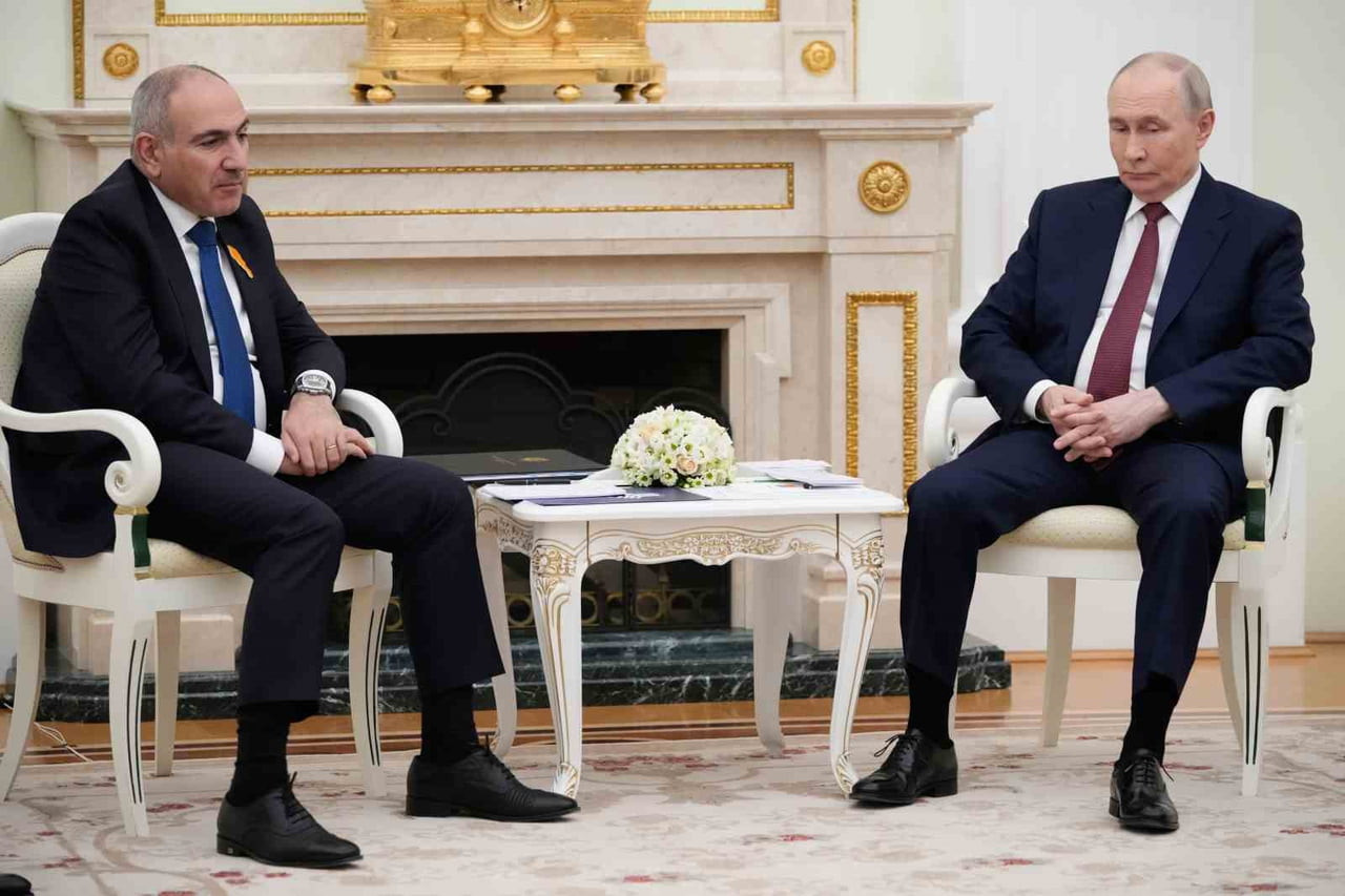 ERMENİSTAN BAŞBAKANI NİKOL PAŞİNYAN, ERMENİSTAN DEMİRYOLU ALTYAPISI İŞLETMESİNİN RUSYA'DAN BAŞKA...