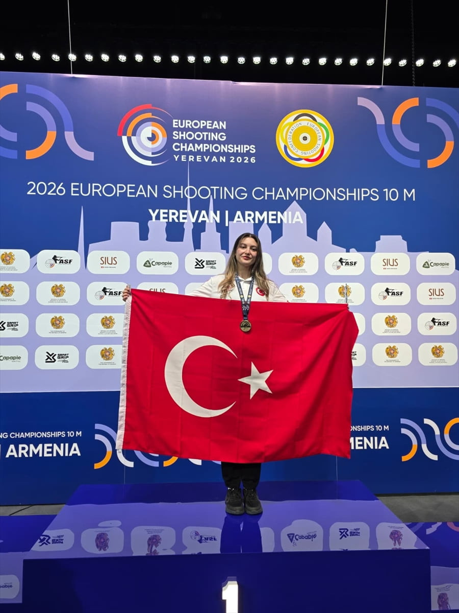 Ermenistan'ın başkenti Erivan'da düzenlenen Avrupa Havalı Silahlar Şampiyonası'nda mücadele eden...