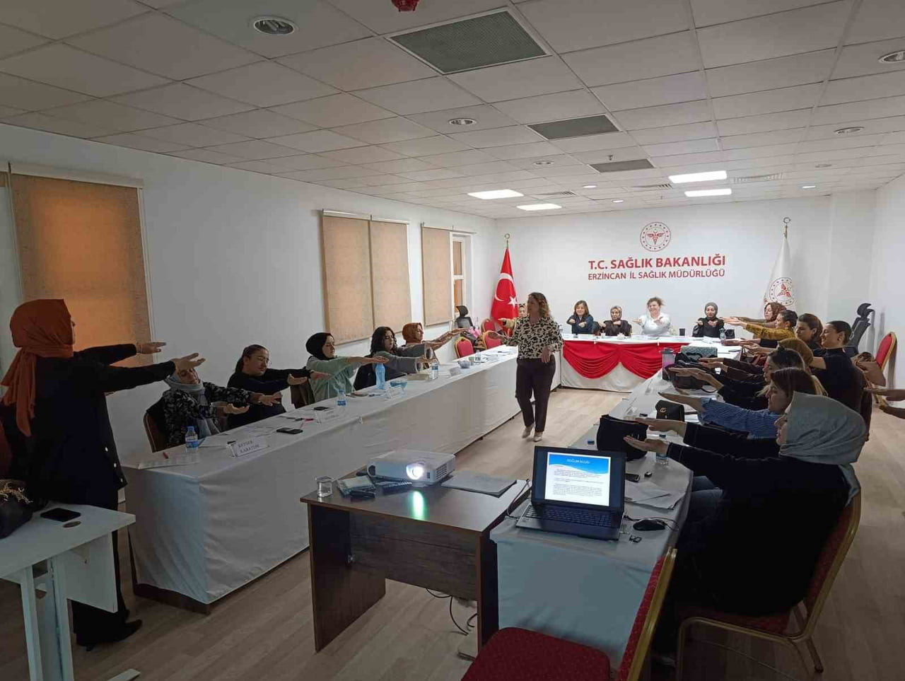 ERZİNCAN İL SAĞLIK MÜDÜRLÜĞÜ TARAFINDAN DÜZENLENEN EĞİTİM PROGRAMINDA, GEBE OKULLARINDA GÖREV...