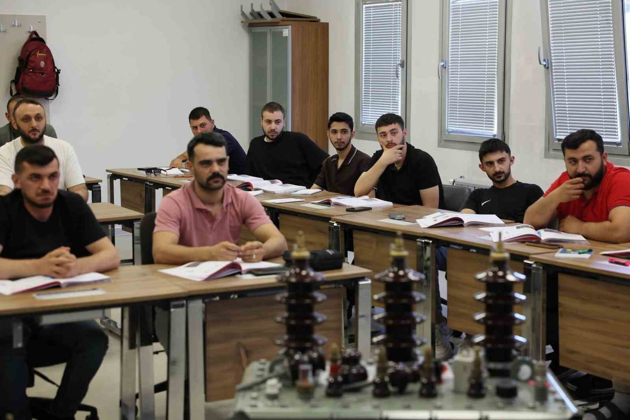 ERZİNCAN VALİSİ HAMZA AYDOĞDU, TEDAŞ ERZİNCAN EĞİTİM VE SERTİFİKASYON MERKEZİ İŞLETME MÜDÜRLÜĞÜNÜ...