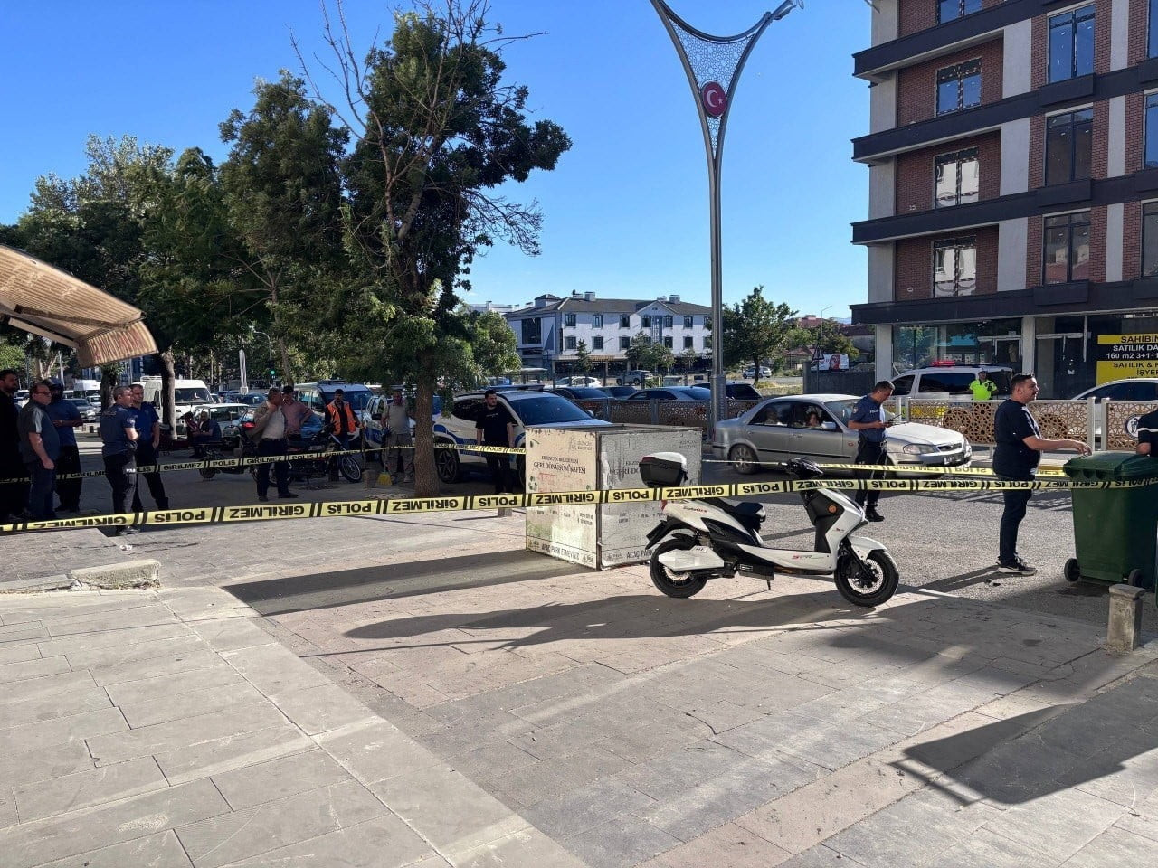 ERZİNCAN'DA BIÇAKLI VE SOPALI KAVGA: 3 YARALI