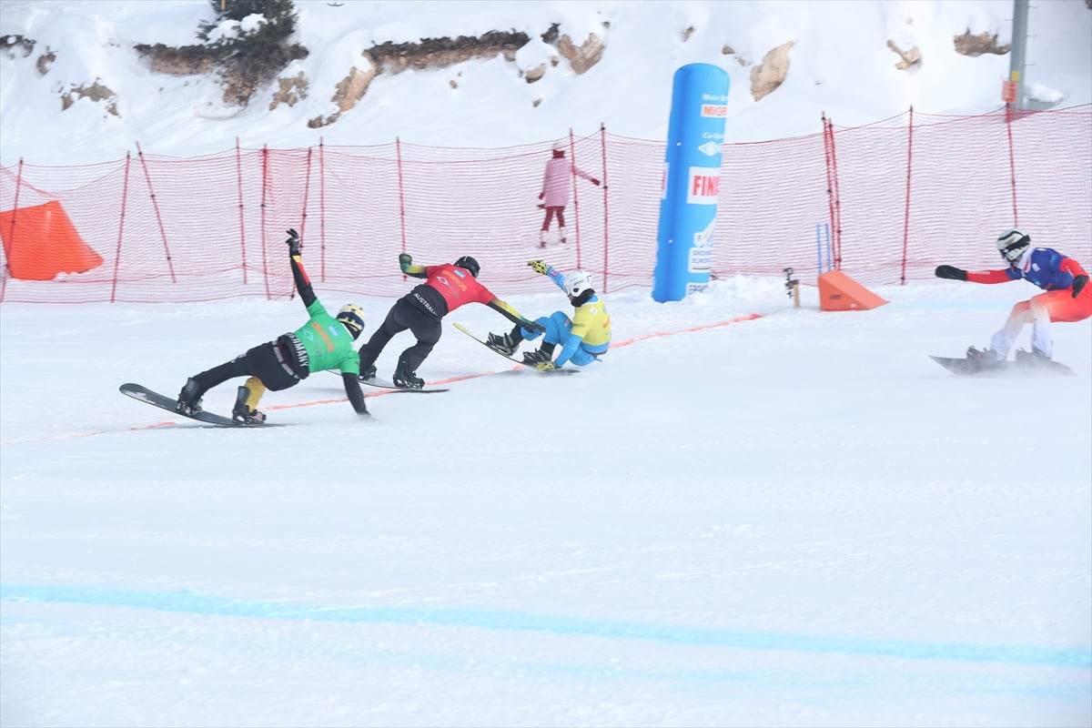 Erzincan'da, Snowboard Cross Avrupa Kupası'nda ikinci gün Ergan Dağı Kış Sporları ve Doğa Turizm...