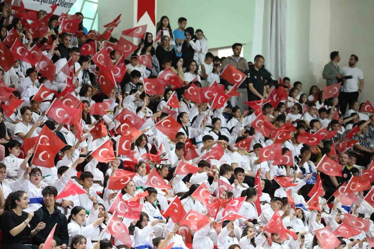 ERZİNCAN’DA 19 MAYIS COŞKUSU