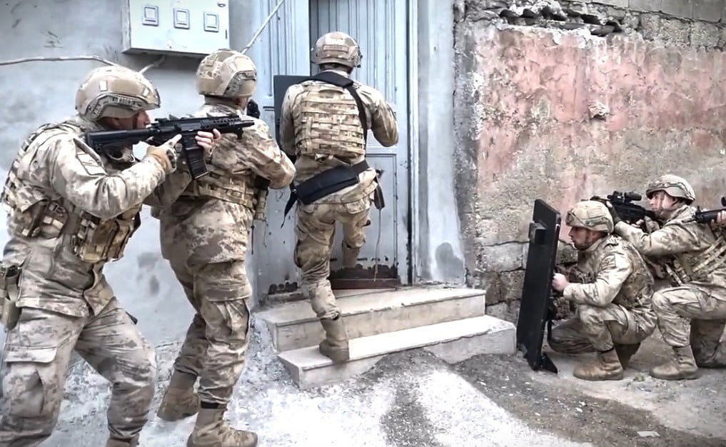ERZİNCAN’DA DEAŞ OPERASYONUNDA 1, NARKOTİK OPERASYONLARINDA 17 ŞÜPHELİ TUTUKLANDI