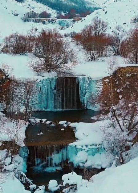 ERZİNCAN’DA DERELERİN BUZU ÇÖZÜLÜYOR, DON VE ÇIĞ UYARISI YAPILDI