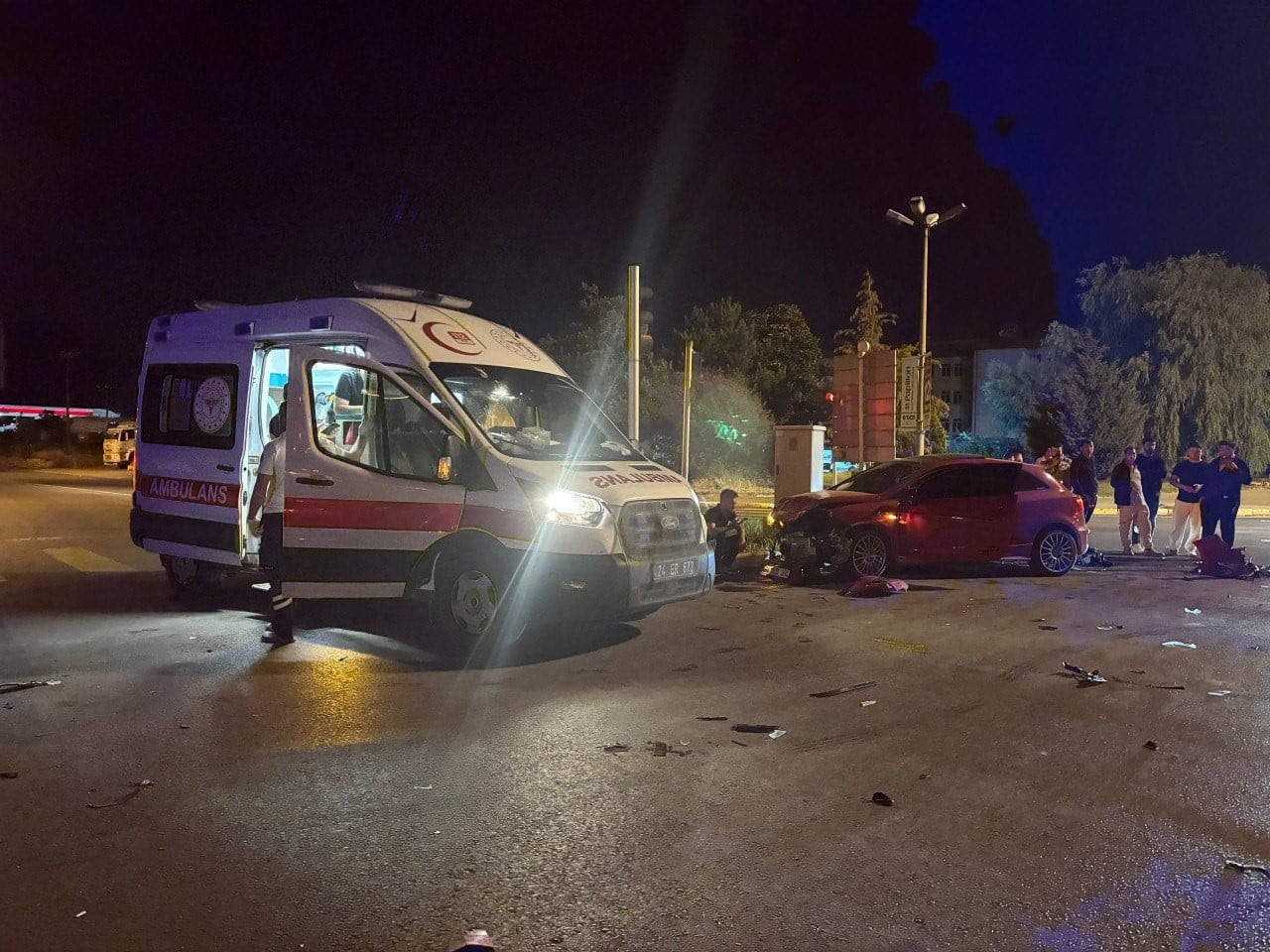 ERZİNCAN’DA İKİ ARACIN ÇARPIŞTIĞI KAZADA 2 KİŞİ YARALANDI