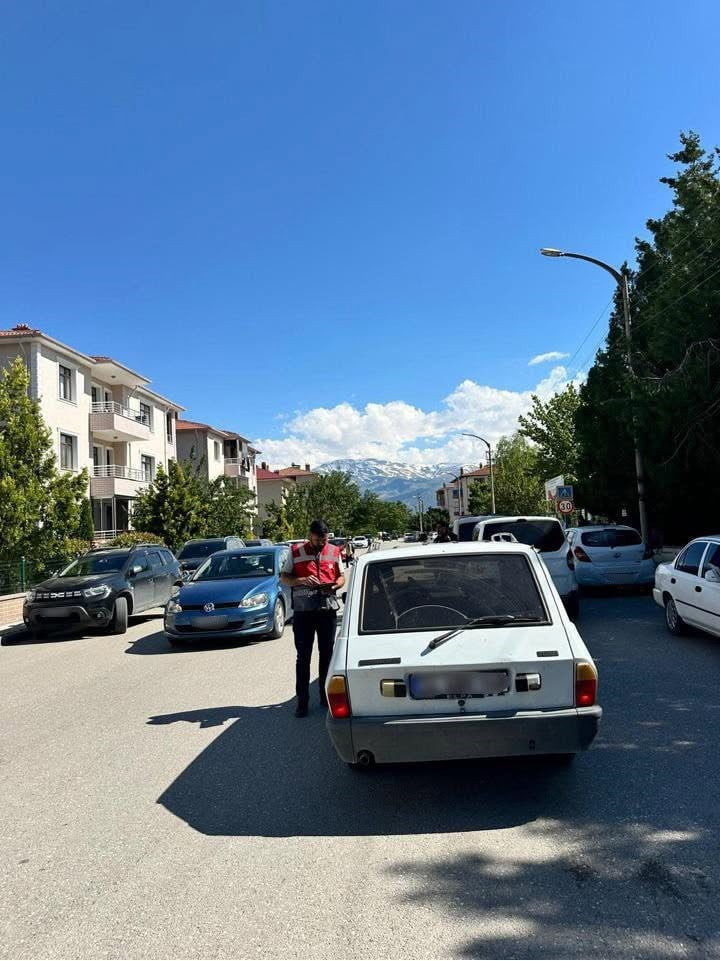 ERZİNCAN’DA OKUL ÇEVRELERİNDE GÜVENLİK UYGULAMASI GERÇEKLEŞTİRİLDİ