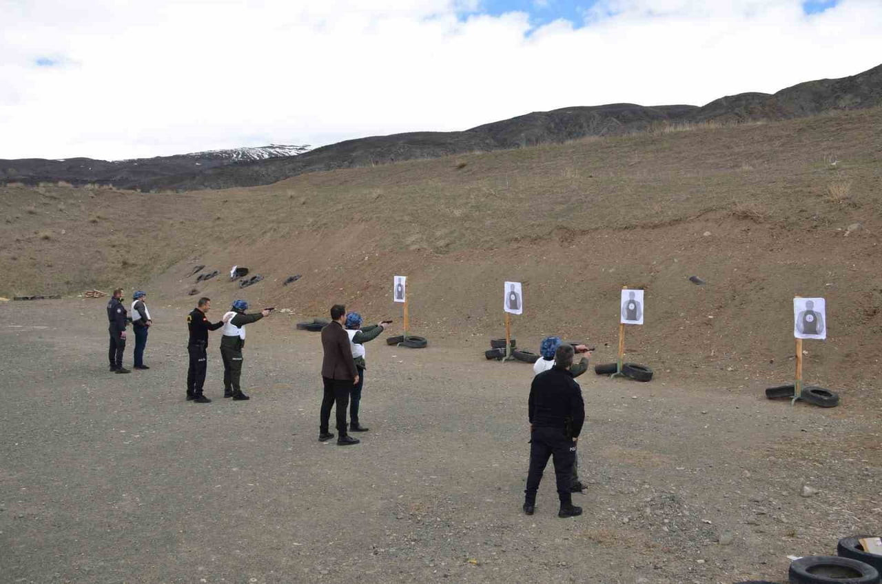 ERZİNCAN’DA ORMAN PERSONELİNE SİLAH KULLANIMI VE BAKIMI EĞİTİMİ