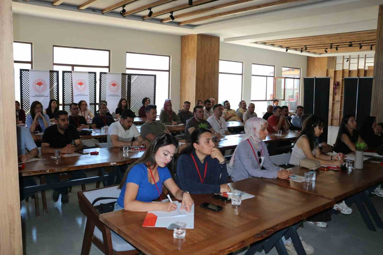 ERZİNCAN’DA SÜT VE SÜT ÜRÜNLERİ DENETİMLERİNE YÖNELİK EĞİTİM BAŞLADI