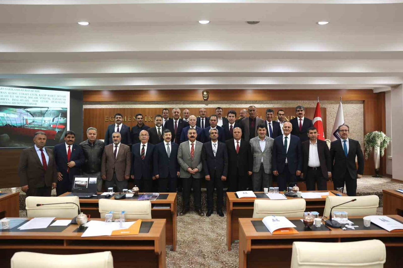 ERZURUM BÜYÜKŞEHİR BELEDİYE BAŞKANI MEHMET SEKMEN, YENİDEN DOĞU ANADOLU BELEDİYELER BİRLİĞİ...