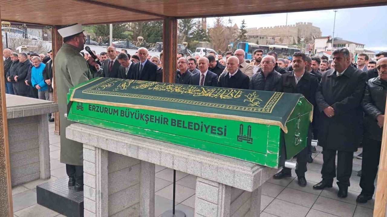 ERZURUM BÜYÜKŞEHİR BELEDİYESİ ÖNCEKİ DÖNEM BAŞKANI AHMET KÜÇÜKLER’İN BABASI HACI FEYZULLAH...
