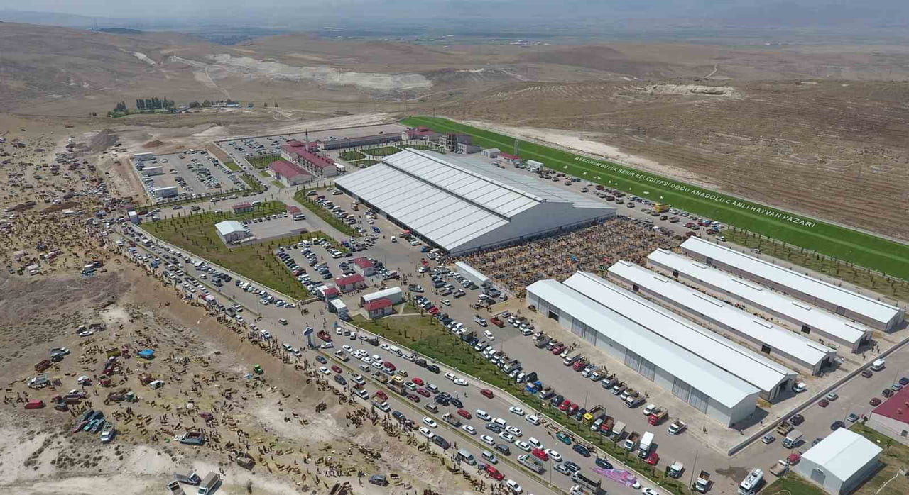 ERZURUM BÜYÜKŞEHİR BELEDİYESİ, TARIM VE HAYVANCILIK SEKTÖRÜNDE HAYATA GEÇİRDİĞİ "TARIM VE...