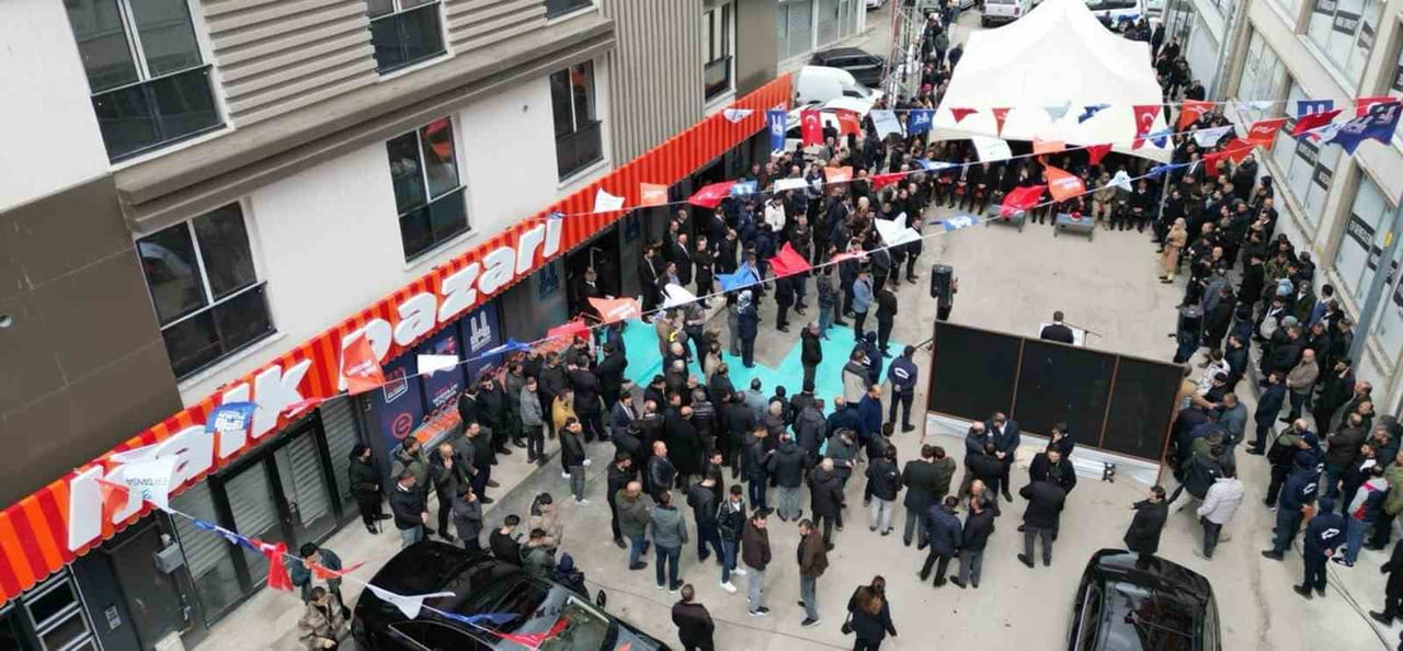 ERZURUM BÜYÜKŞEHİR BELEDİYESİ’NİN EN ÖNEMLİ EKONOMİ PROJELERİNDEN BİRİ OLAN HALK PAZARI’NIN...