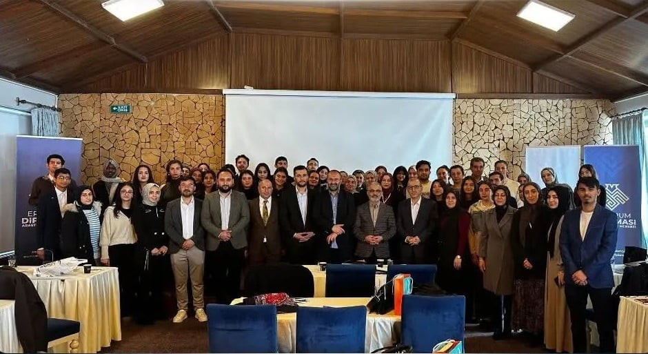 ERZURUM (İHA) - ERZURUM DİPLOMASİ ARAŞTIRMALARI MERKEZİ (EDAM) YÖNETİM KURULU BAŞKANI ERGÜN...