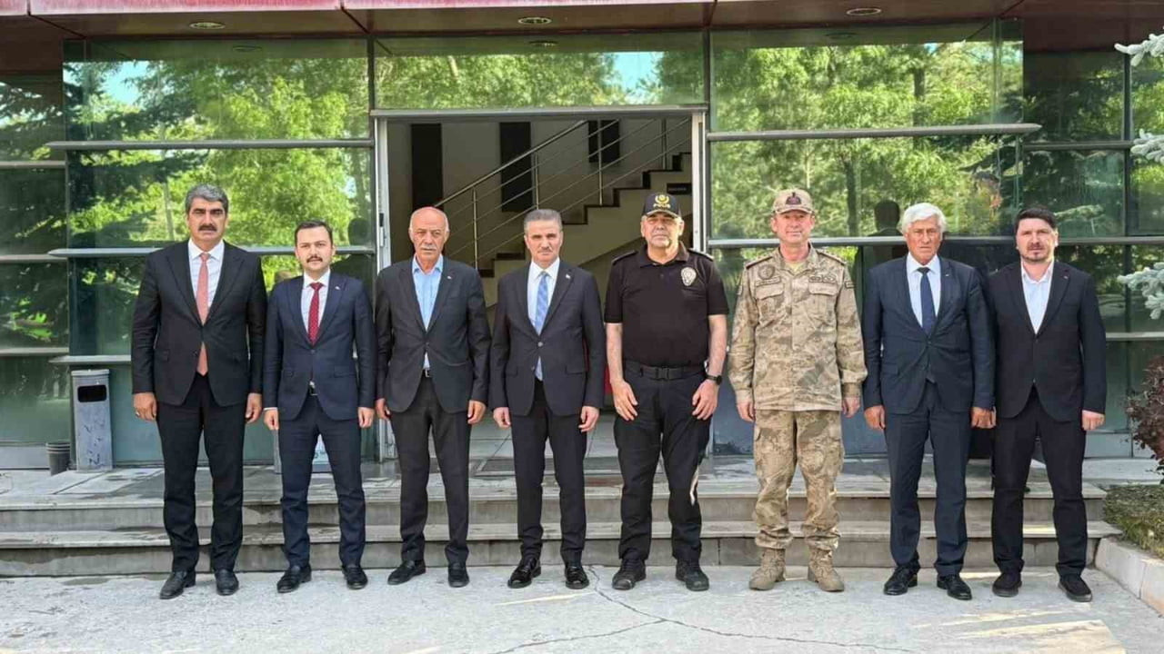 ERZURUM İL PROTOKOLÜ, BÖLGE KALKINMASINA VE İSTİHDAMINA DEV KATKILAR SUNAN AŞKALE ÇİMENTO...