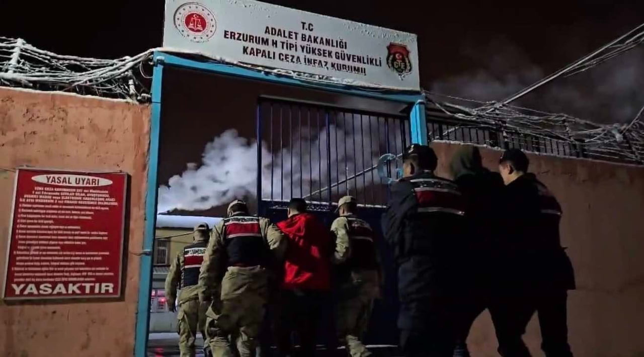 ERZURUM MERKEZLİ 7 İLDE DÜZENLENEN DOLANDIRICILIK OPERASYONUNDA 9 ŞAHIS YAKALANDI.