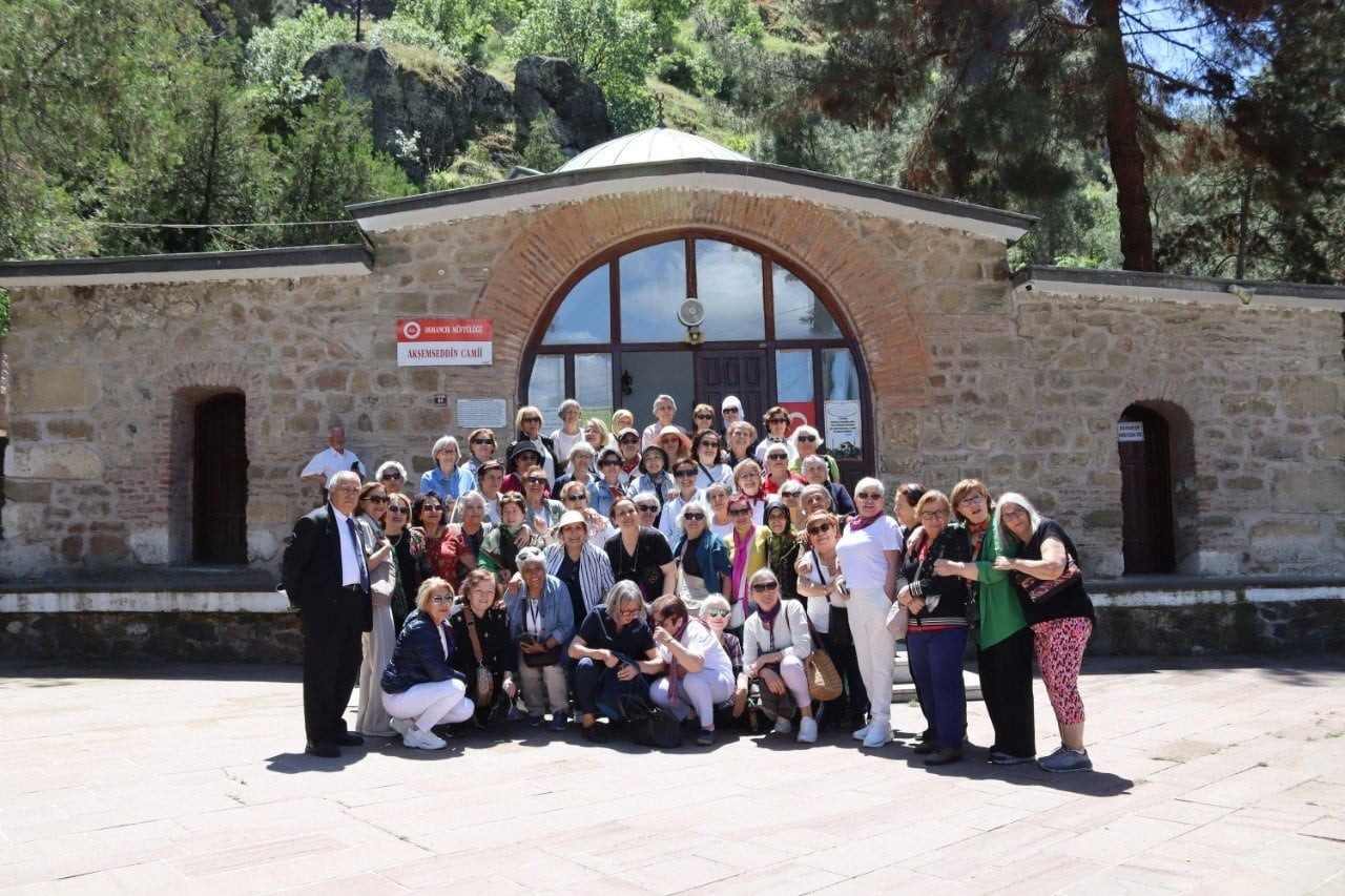 ERZURUM NENE HATUN KIZ ÖĞRETMEN OKULU'NUN 1974-1975 DÖNEMİ MEZUNLARI, 51 YIL ARADAN SONRA ÇORUM'UN...
