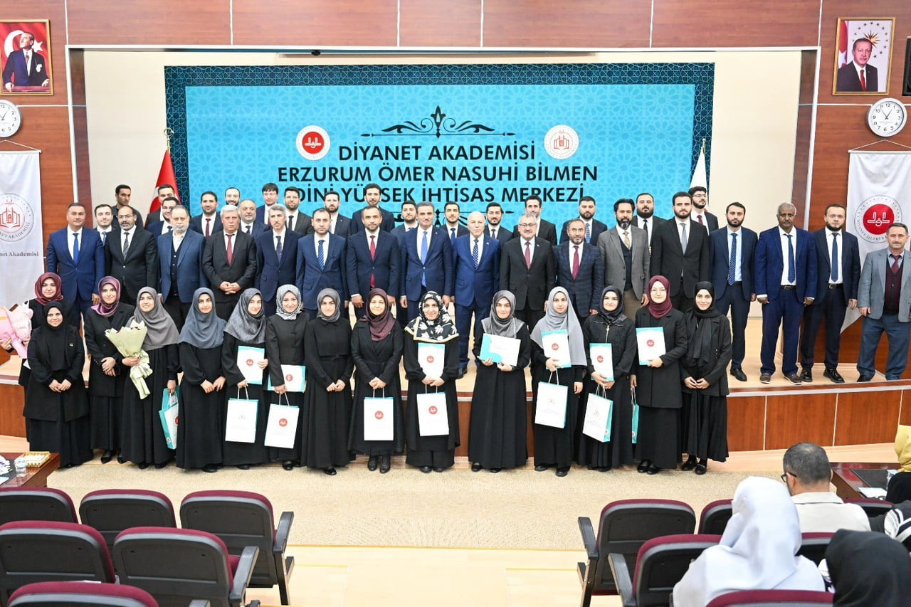 ERZURUM ÖMER NASUHİ BİLMEN DİNİ YÜKSEK İHTİSAS MERKEZİ'NDE DÜZENLENEN MEZUNİYET PROGRAMI, PROTOKOL...
