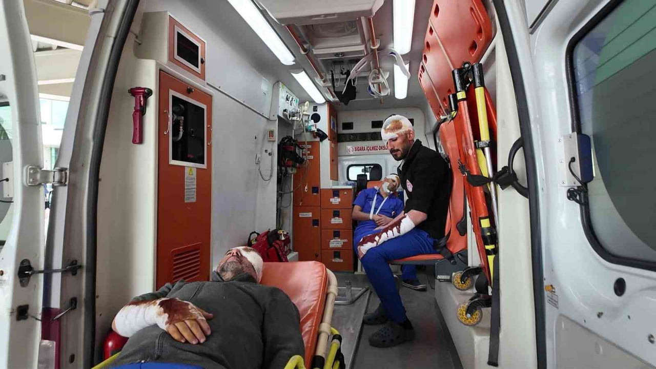 ERZURUM ŞEHİR HASTANESİ’NDE DÜZENLENEN KIRMIZI KODLU DEPREM VE YANGIN TATBİKATI GERÇEĞİ...
